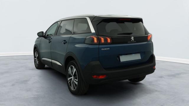 Peugeot 5008 image 1