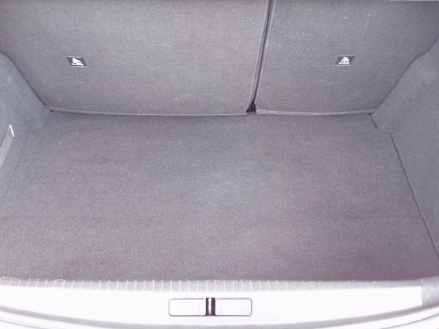 Peugeot 208 image 6