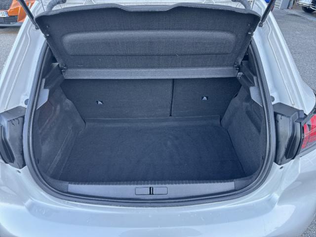 Peugeot 208 image 6