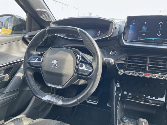 Peugeot 208 image 1