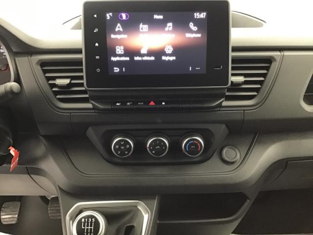 Renault Trafic image 1