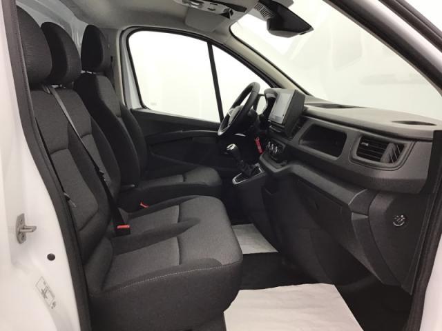 Renault Trafic image 1