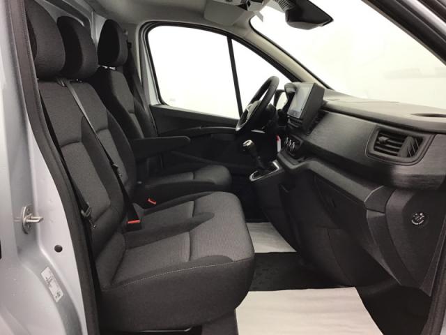 Renault Trafic image 2
