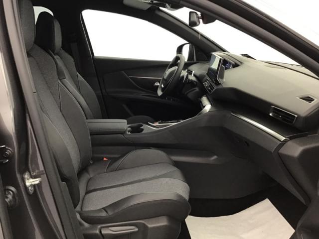 Peugeot 5008 image 2