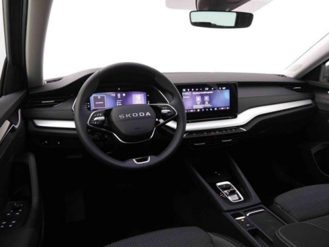 Skoda Octavia image 2