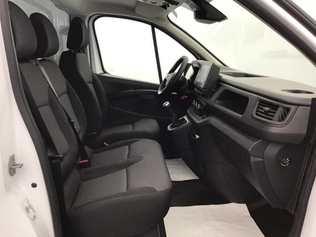 Renault Trafic image 2