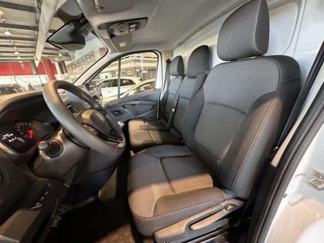 Renault Trafic image 8