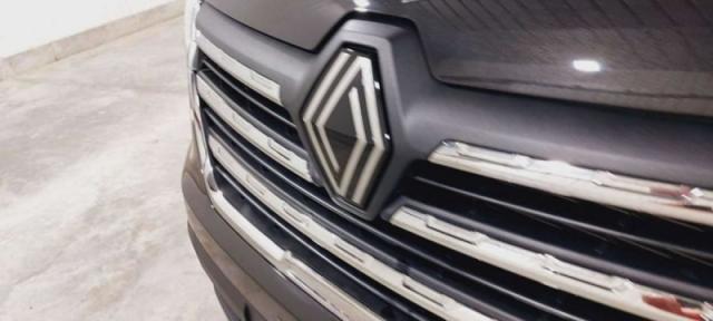 Renault Trafic image 1