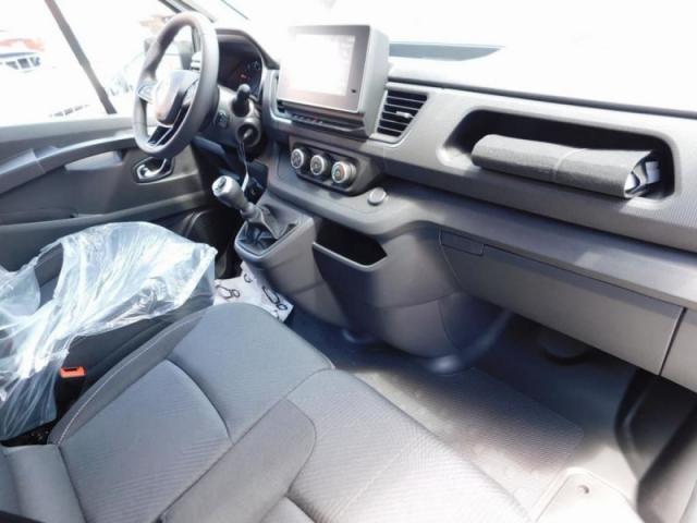 Renault Trafic image 9