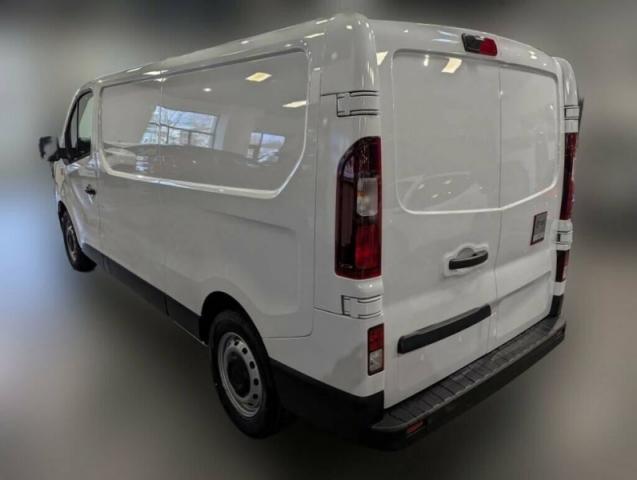 Renault Trafic image 1