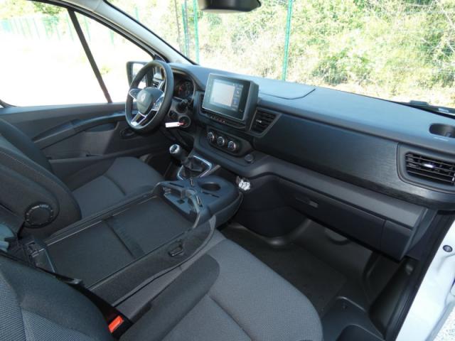 Renault Trafic image 2
