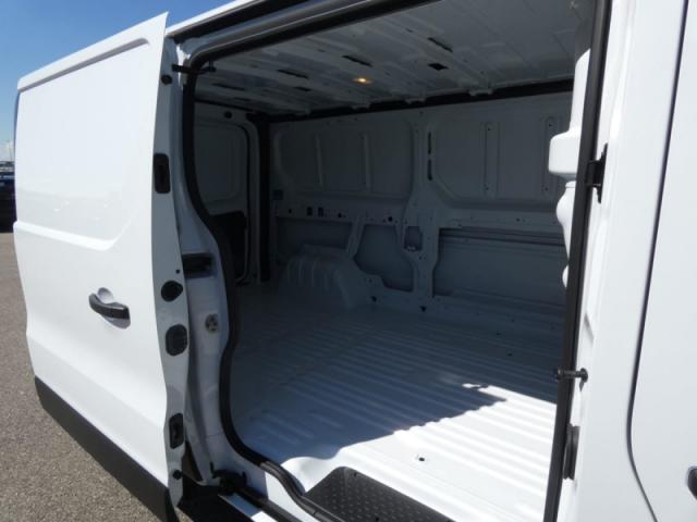 Renault Trafic image 2