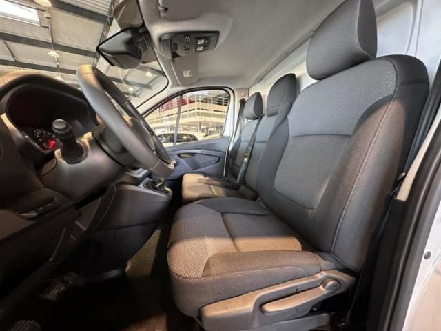 Renault Trafic image 9