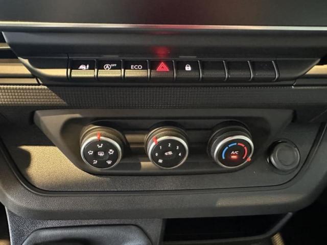 Renault Trafic image 8