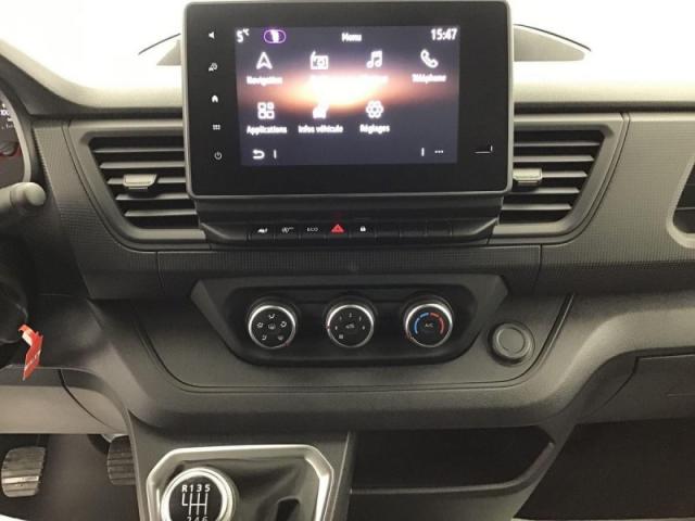 Renault Trafic image 3