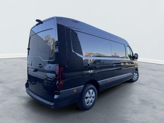 Renault Master image 2