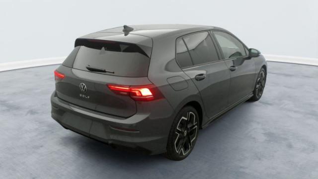 Volkswagen Golf image 9