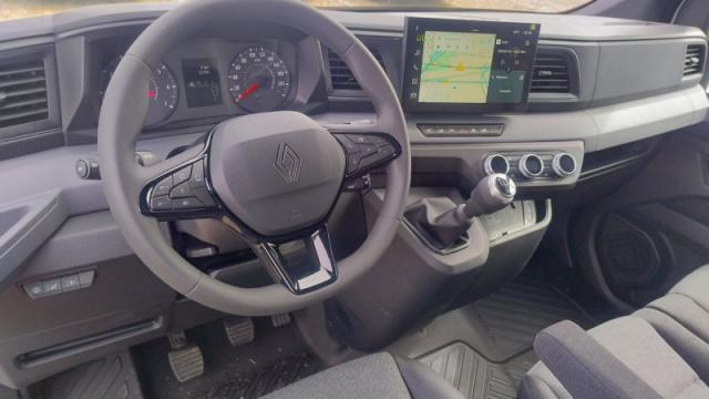 Renault Master image 1