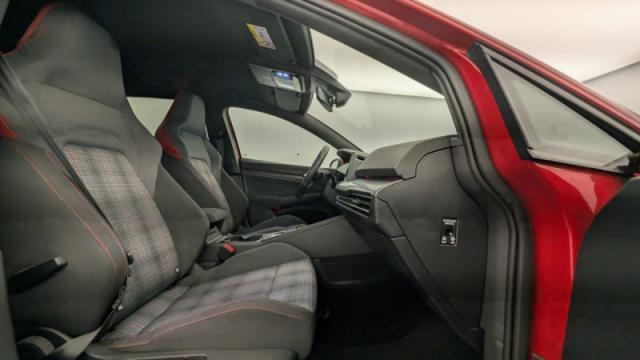 Volkswagen Golf image 8
