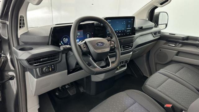 Ford Transit image 9