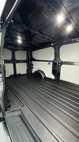 Ford Transit image 8