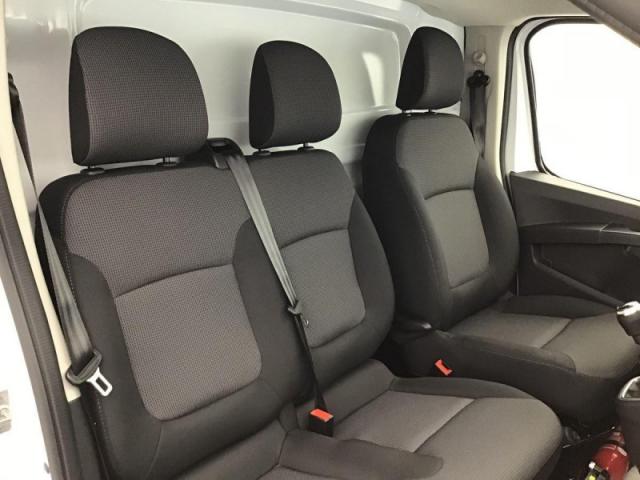 Renault Trafic image 1