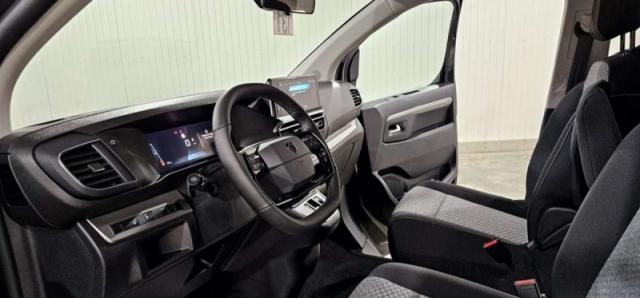 Peugeot Traveller image 3
