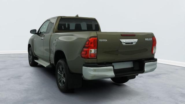 Toyota Hilux image 8