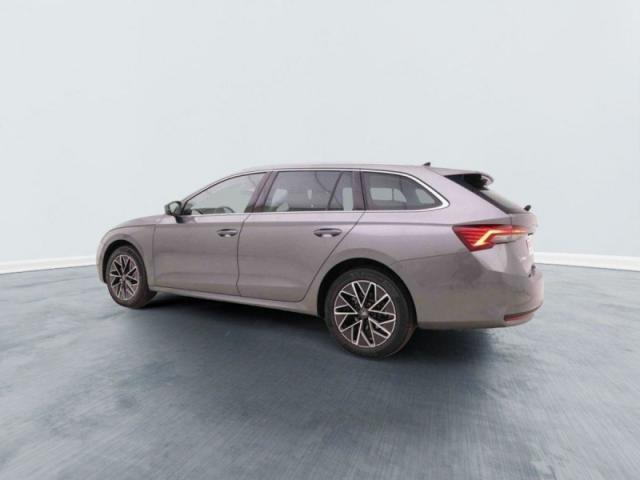 Skoda Octavia image 1