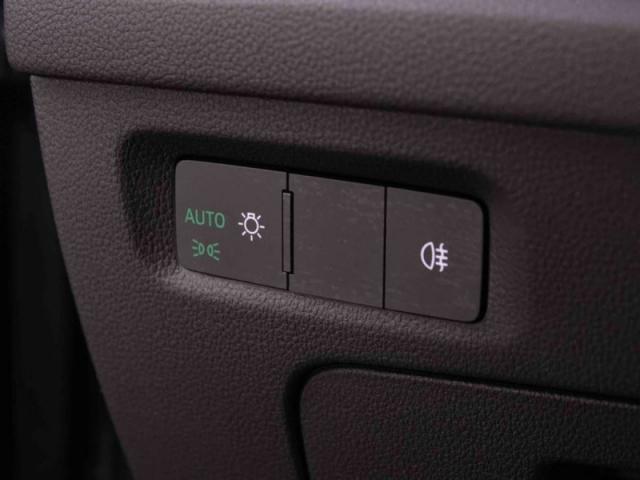 Skoda Octavia image 2