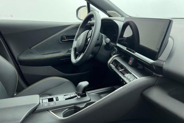 Toyota C-Hr image 7