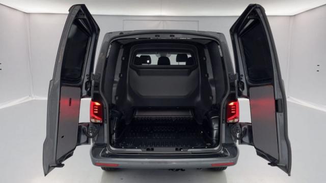 Volkswagen Transporter image 9