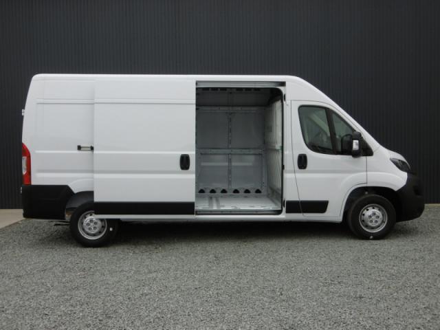 Peugeot Boxer image 2