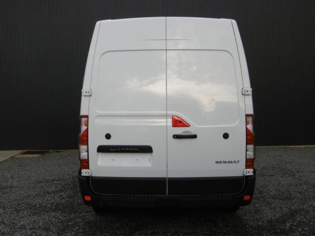 Renault Master image 2