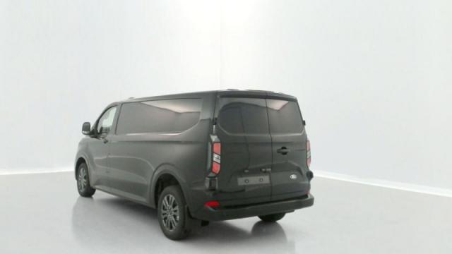 Ford Transit image 3