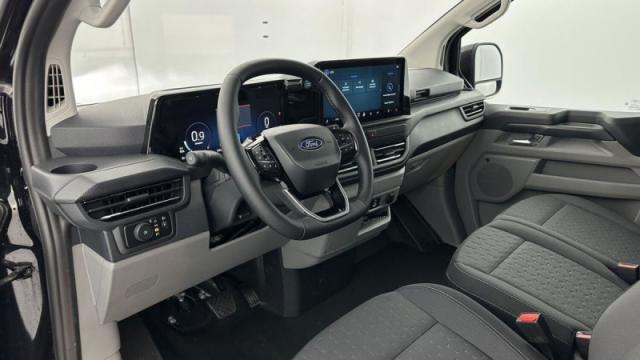 Ford Transit image 4