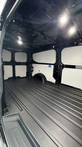 Ford Transit image 9