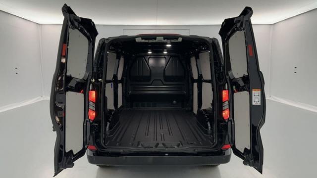 Ford Transit image 7