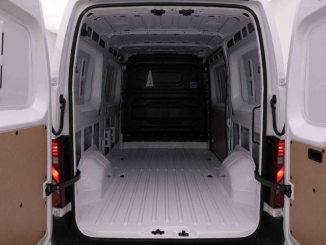 Nissan Interstar image 3