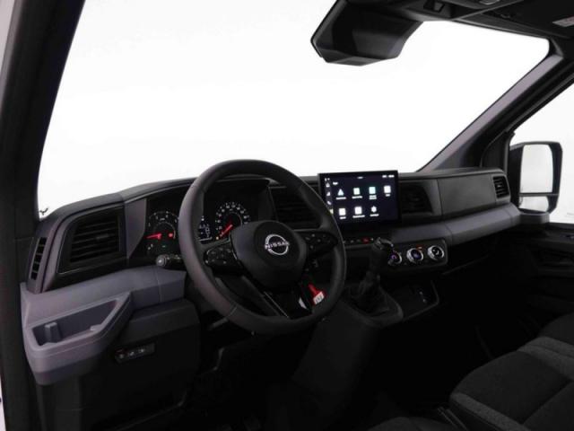 Nissan Interstar image 8