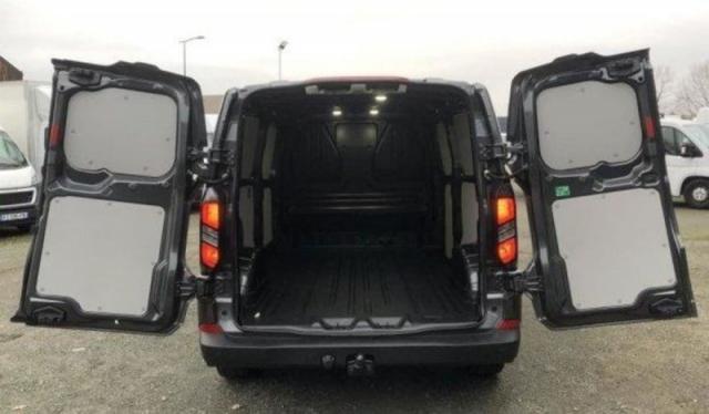 Ford Transit image 3