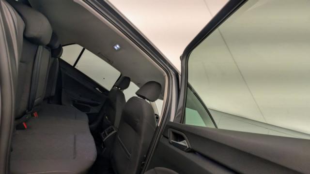 Volkswagen Golf image 8