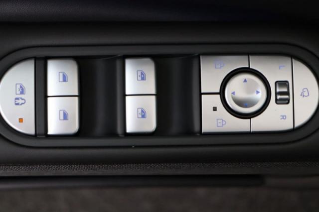 Hyundai Ioniq image 6