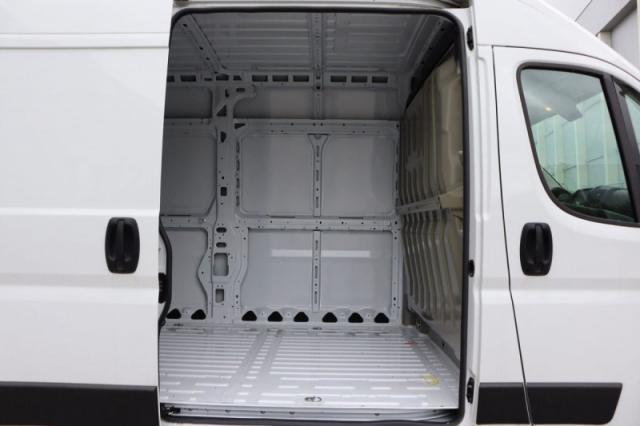 Peugeot Boxer image 1