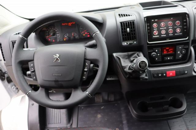 Peugeot Boxer image 2