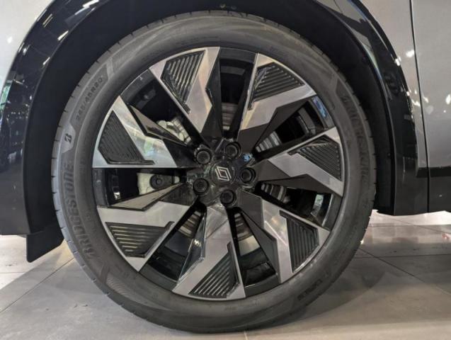 Renault Rafale image 9