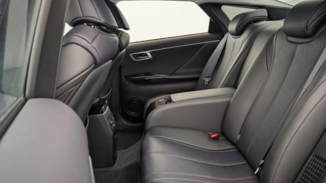 Toyota Mirai image 8