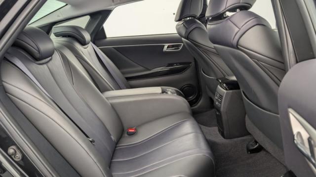 Toyota Mirai image 9