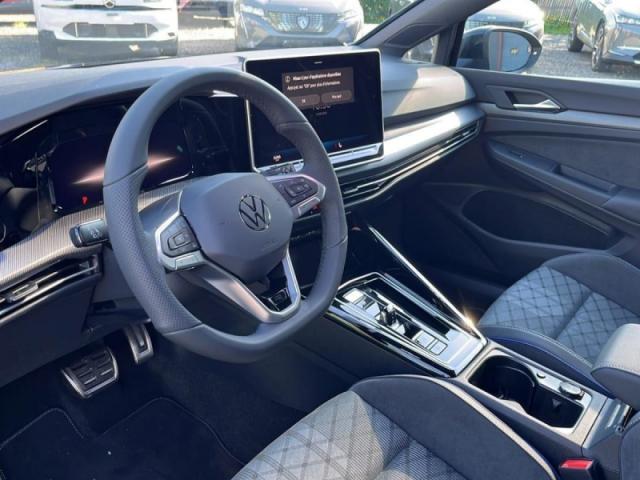 Volkswagen Golf image 9