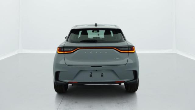 Lexus Lbx image 9